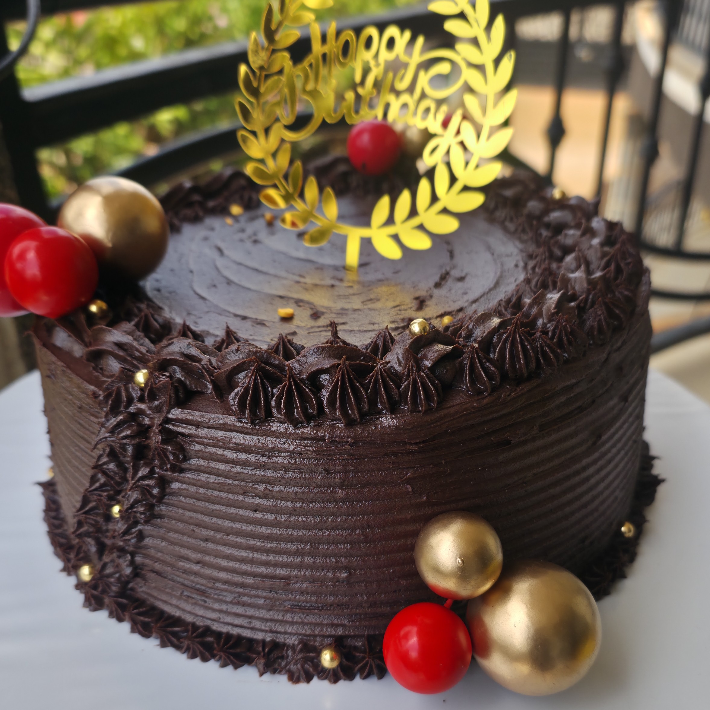 Premium Cake Flavors  like Red velvet, Chocolate,  Fruit cake, White Forest cake, Pink Champagne  cake