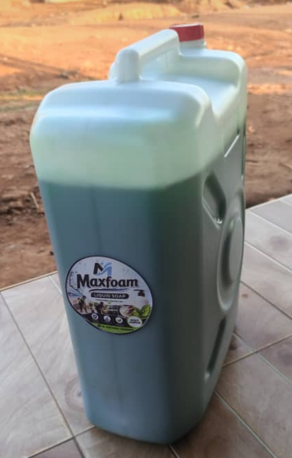 20Litres jerrycans in all colours.prices negotiable depending on the number orderd.and w deliver to your door step