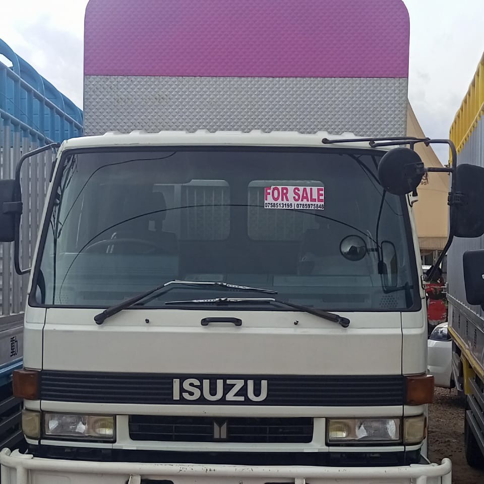 Isuzu forward truck.. engine 6HE1 .call 0783840438/0758513195
