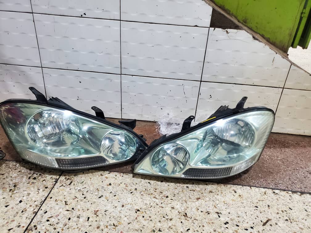 ipsum picine headlights