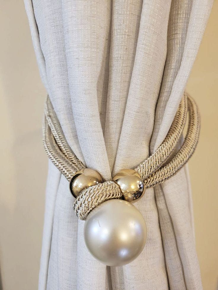 tie backs and curtain holders