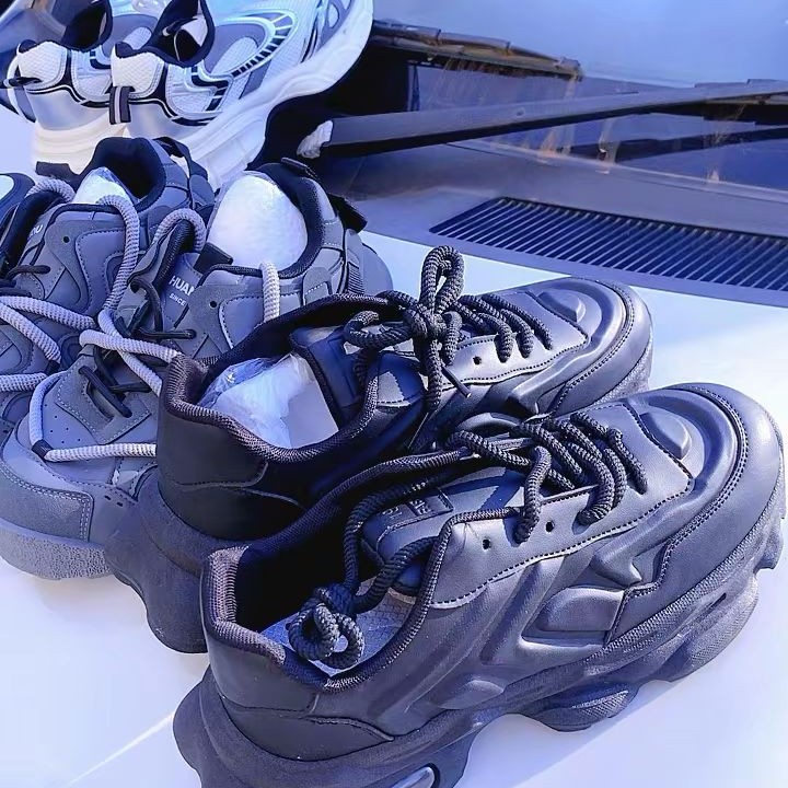 sneakers & Convas