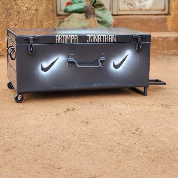 standard medium size for rolling with best quality color and material