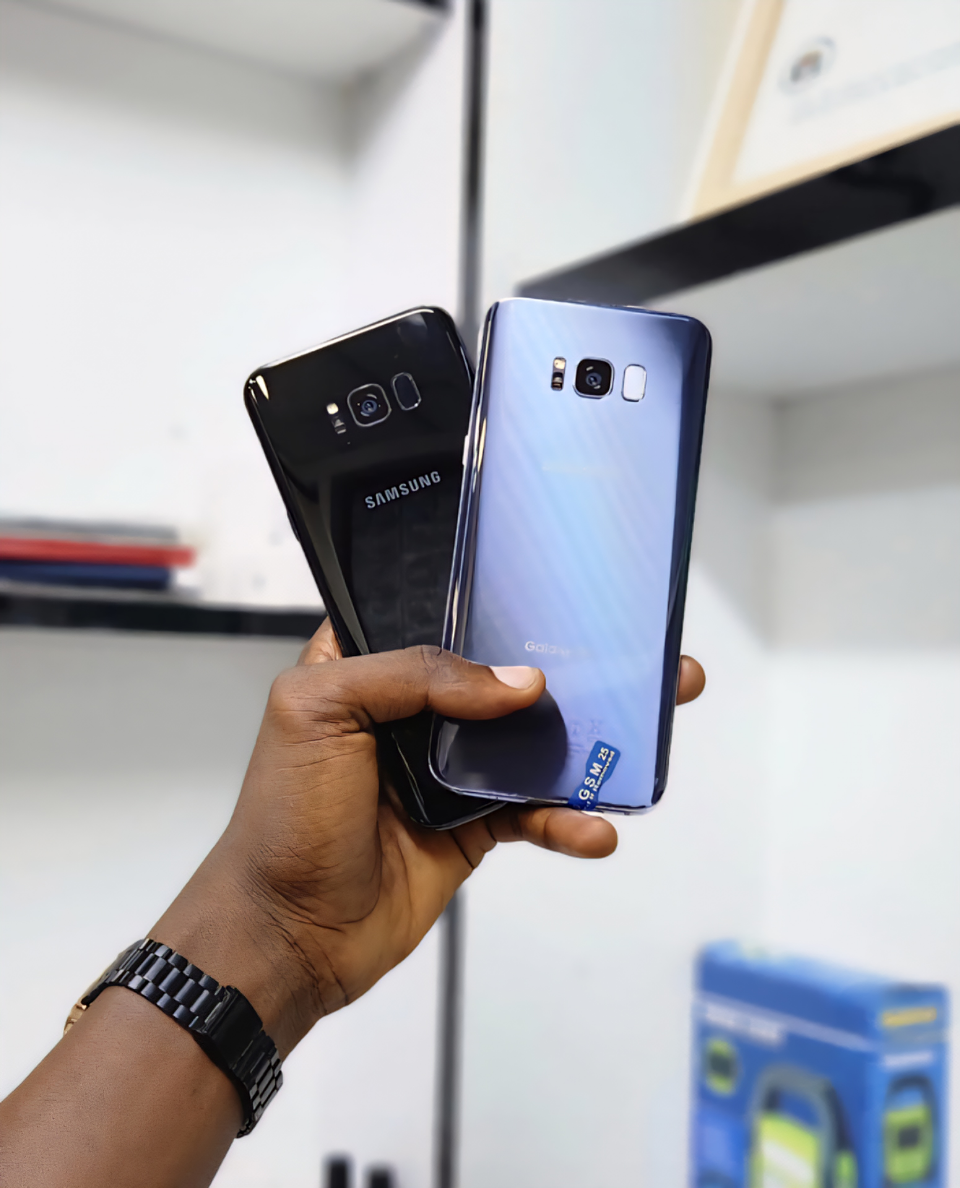 Samsung galaxy S8 plus
64gb rom and 4gb ram
good battery and clear cameras