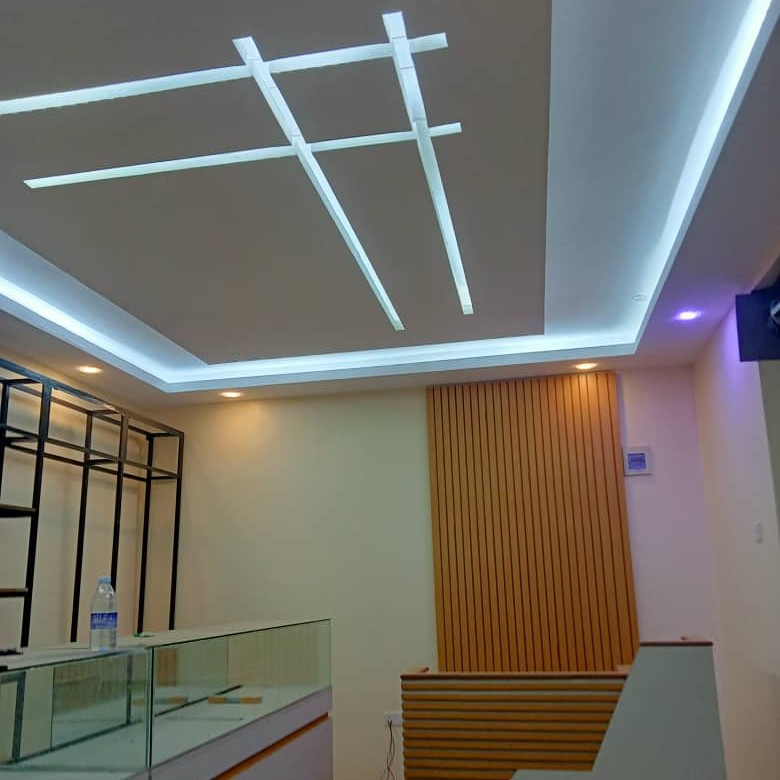 We design and make all kinds of Gypsum and all kinds of displays for boutiques, shops, supermarkets and many others.