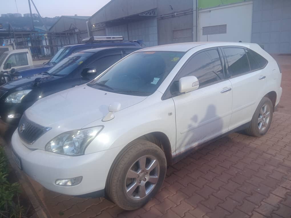 Toyota Harrier 2011 / 12 model