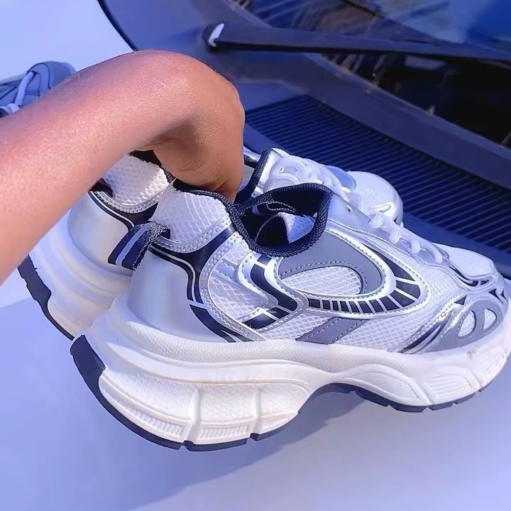 secondhand sneakers