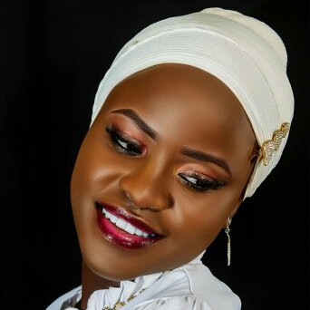 hammy faces veiling, henna, lashes and heena eyebrows