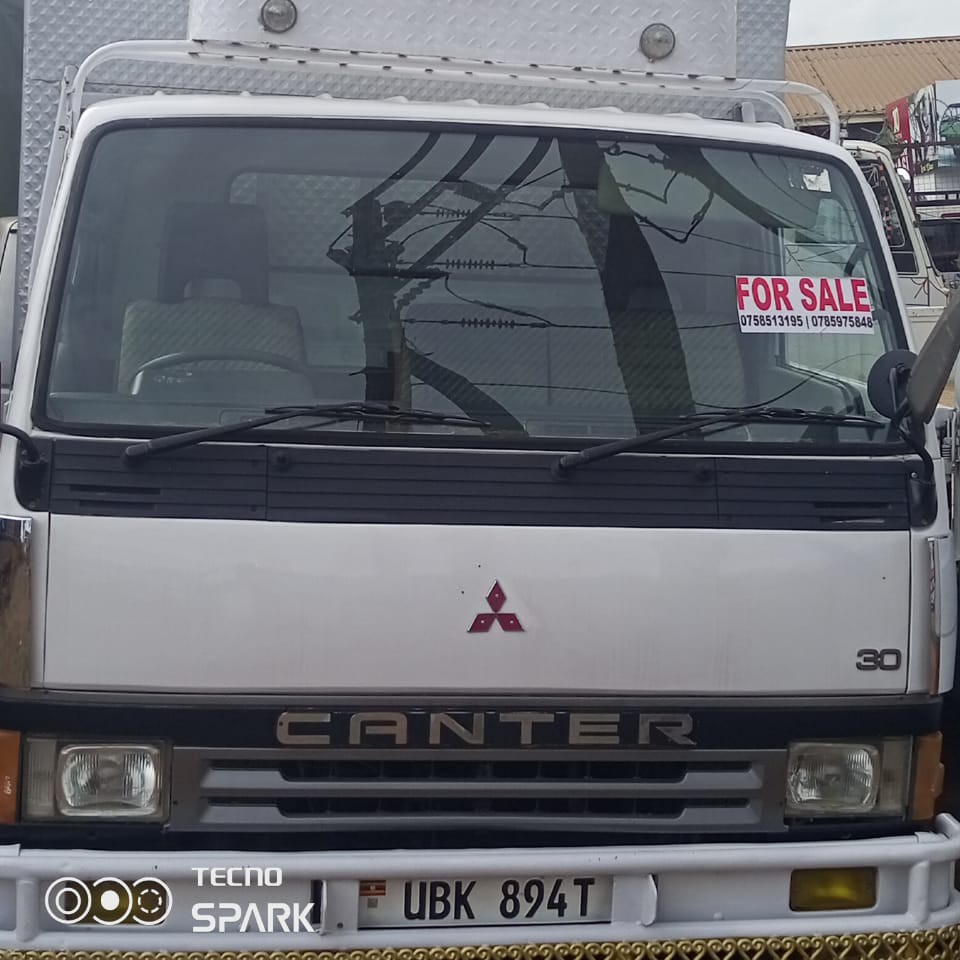 canter truck  . engine D33